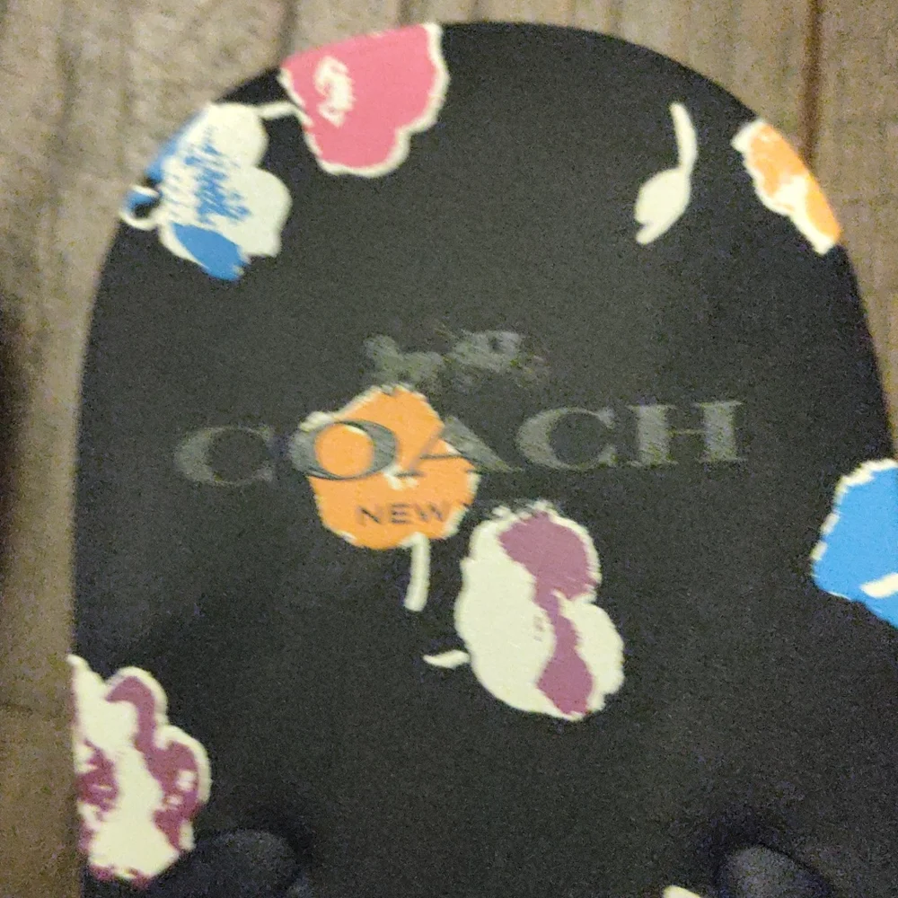Coach Flip Flops - Picture 4 of 7